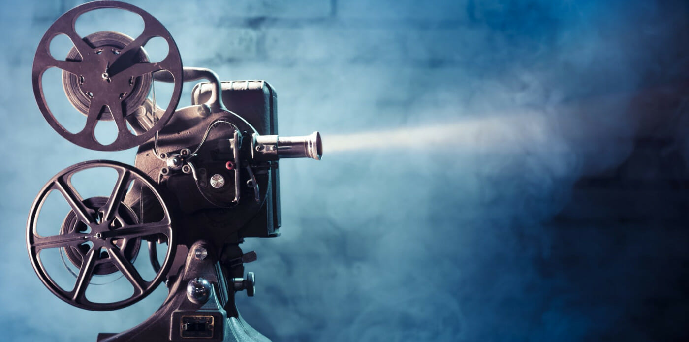 Fare da ponte tra il mondo dei libri, l’industria cinematografica e quella delle serie tv