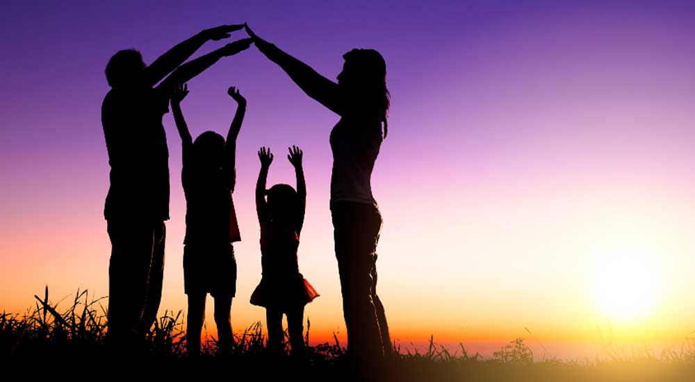 Comunicare in famiglia, il primo passo per “avvicinarsi” ai figli – Consigli d’autore