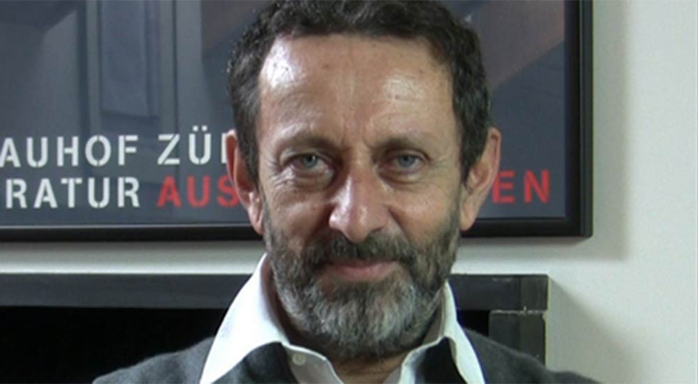 Librerie, le “istruzioni” di Michele Serra per un “futuro radioso”