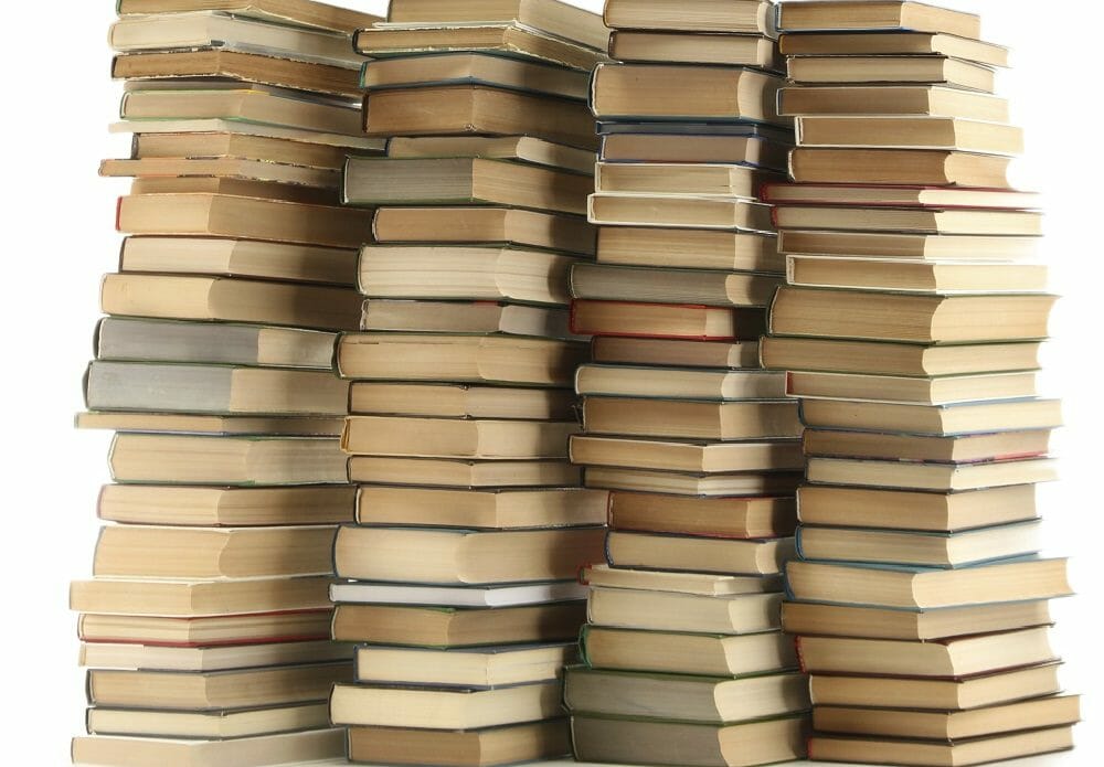 La storia del 15enne che ha donato 25mila libri ai coetanei
