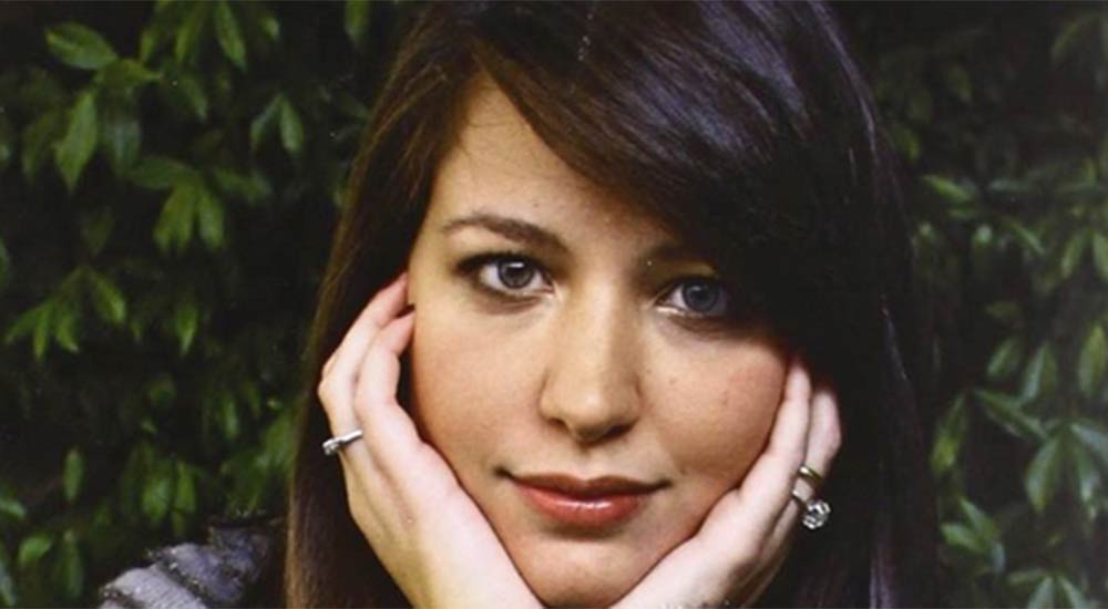 Ecco come e quando “intervistare” su Facebook la scrittrice Alessia Gazzola