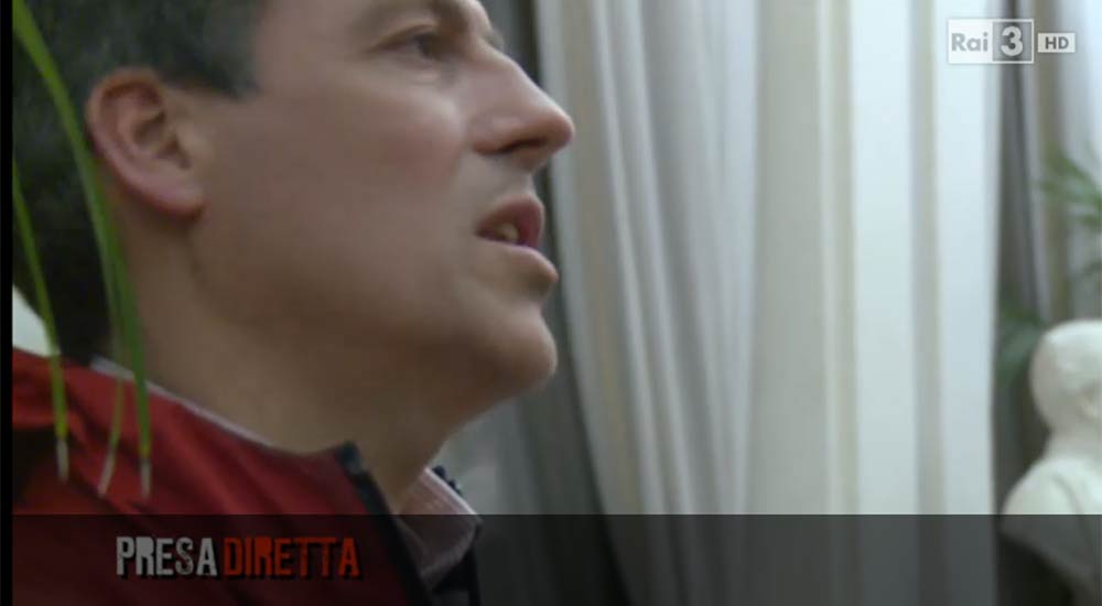 Amazon Italia, il gesto dell’ombrello in tv costa caro ad Angioni
