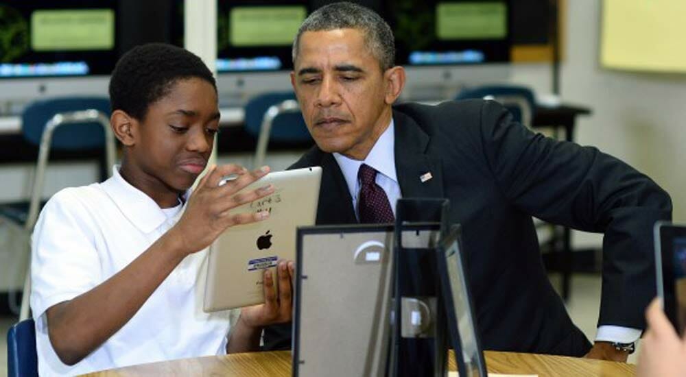 Obama promuove la lettura tra i ragazzi più poveri. E punta su e-book e biblioteche