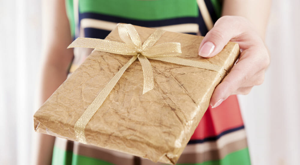 5 motivi per cui vale la pena “rischiare” regalando un libro…