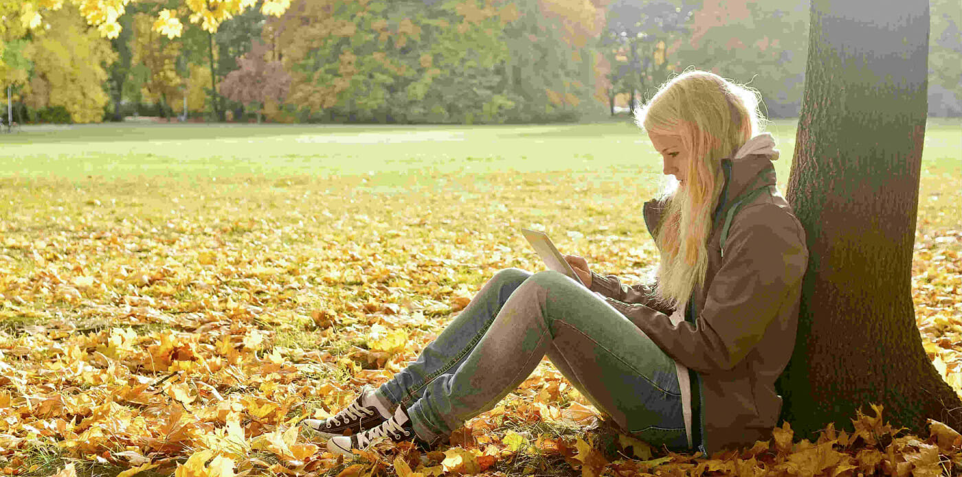 Un plaid, un infuso e un buon libro: la ricetta per affrontare l’autunno