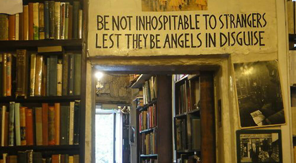 La storica libreria è diventata un rifugio durante l’atroce attacco a Parigi