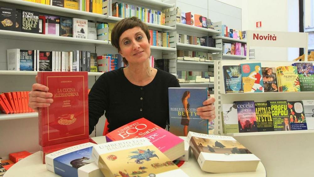 Francesca, passione e tenacia: riapre una storica libreria chiusa da mesi