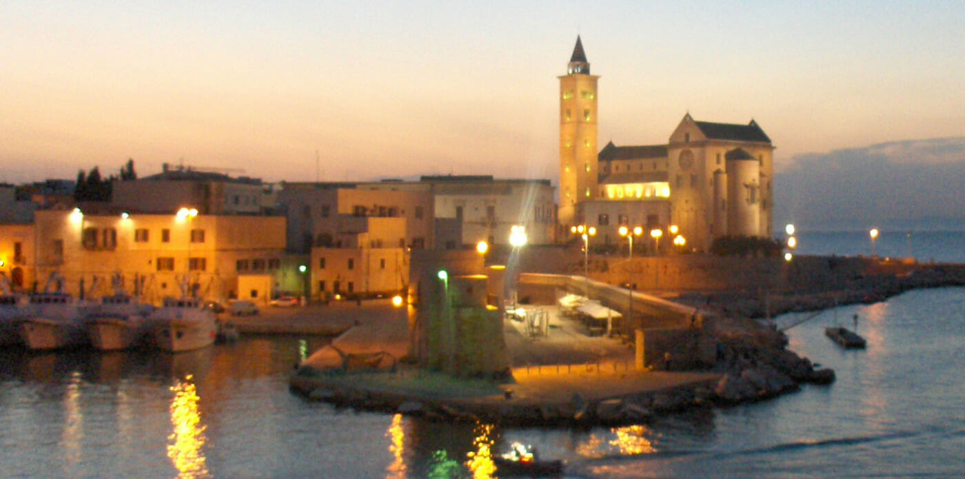 Trani diventa “Bibliocity”: una città immaginata come un’unica biblioteca diffusa
