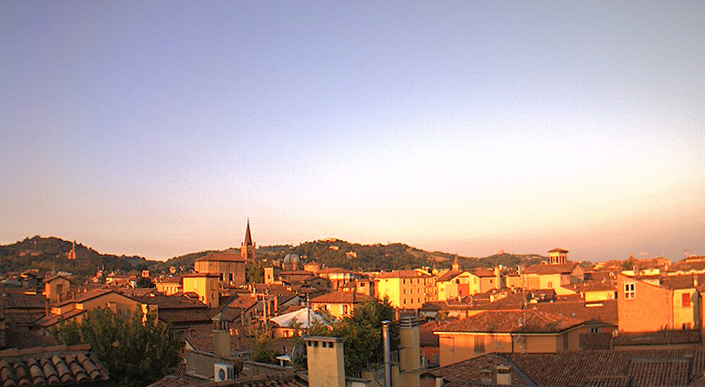 “La luce che brilla sui tetti”: storia d’amore, sofferenza, malattia e guarigione