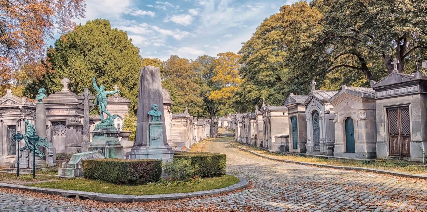 Il cimitero di Père-Lachaise a Parigi è uno dei più affascinanti cimiteri letterari