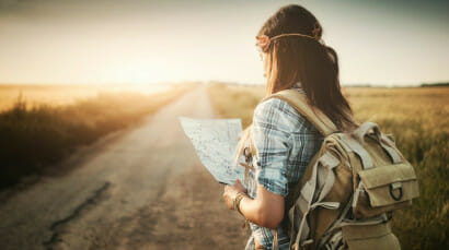 Il viaggio della ragazza che ha visitato i luoghi raccontati nei suoi libri preferiti