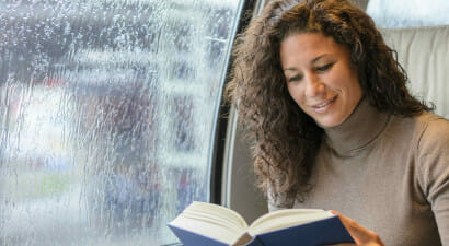 Le carrozze dei treni silenziose per leggere insieme ad altri lettori