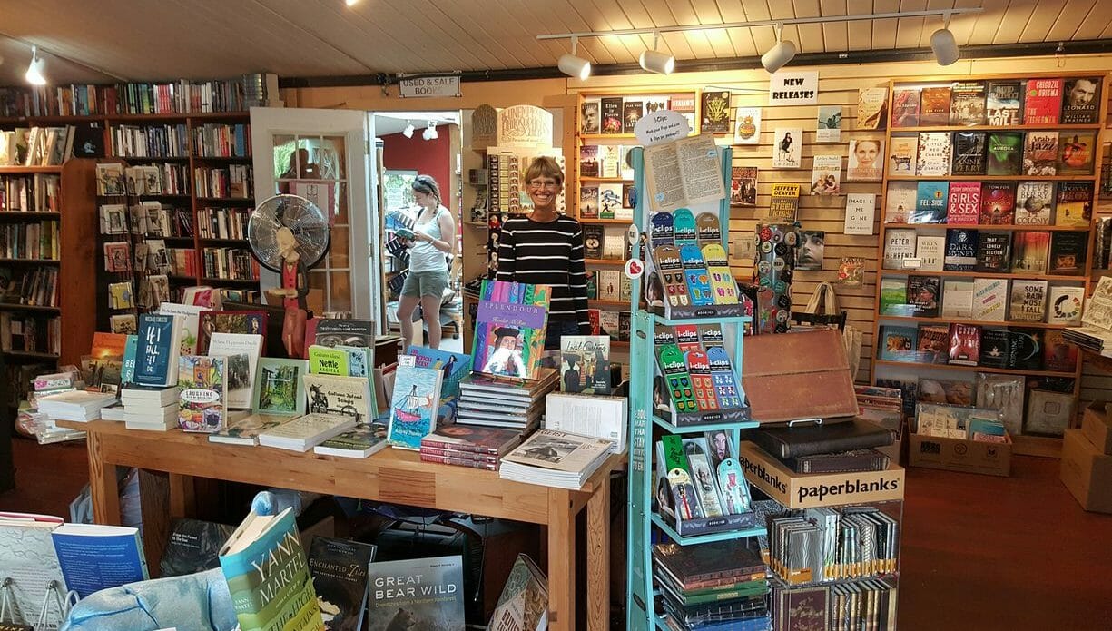 libreria su un'isola