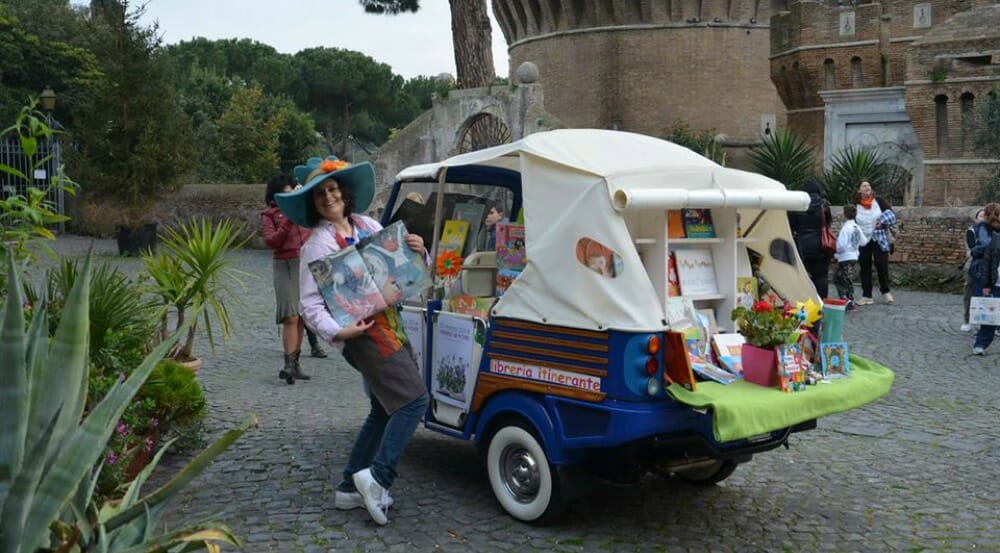 La storia della bibliolibreria itinerante che è anche casa editrice: "Ora puntiamo all'estero"