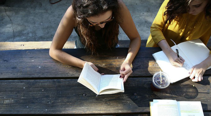 leggere lettrice libri libro lettura