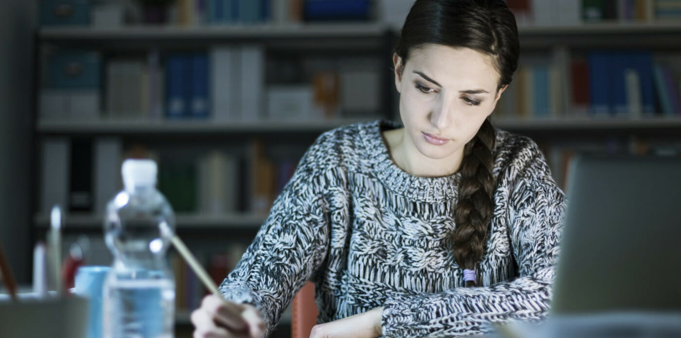 Ormai non scriviamo più in italiano, ma in “e-taliano”
