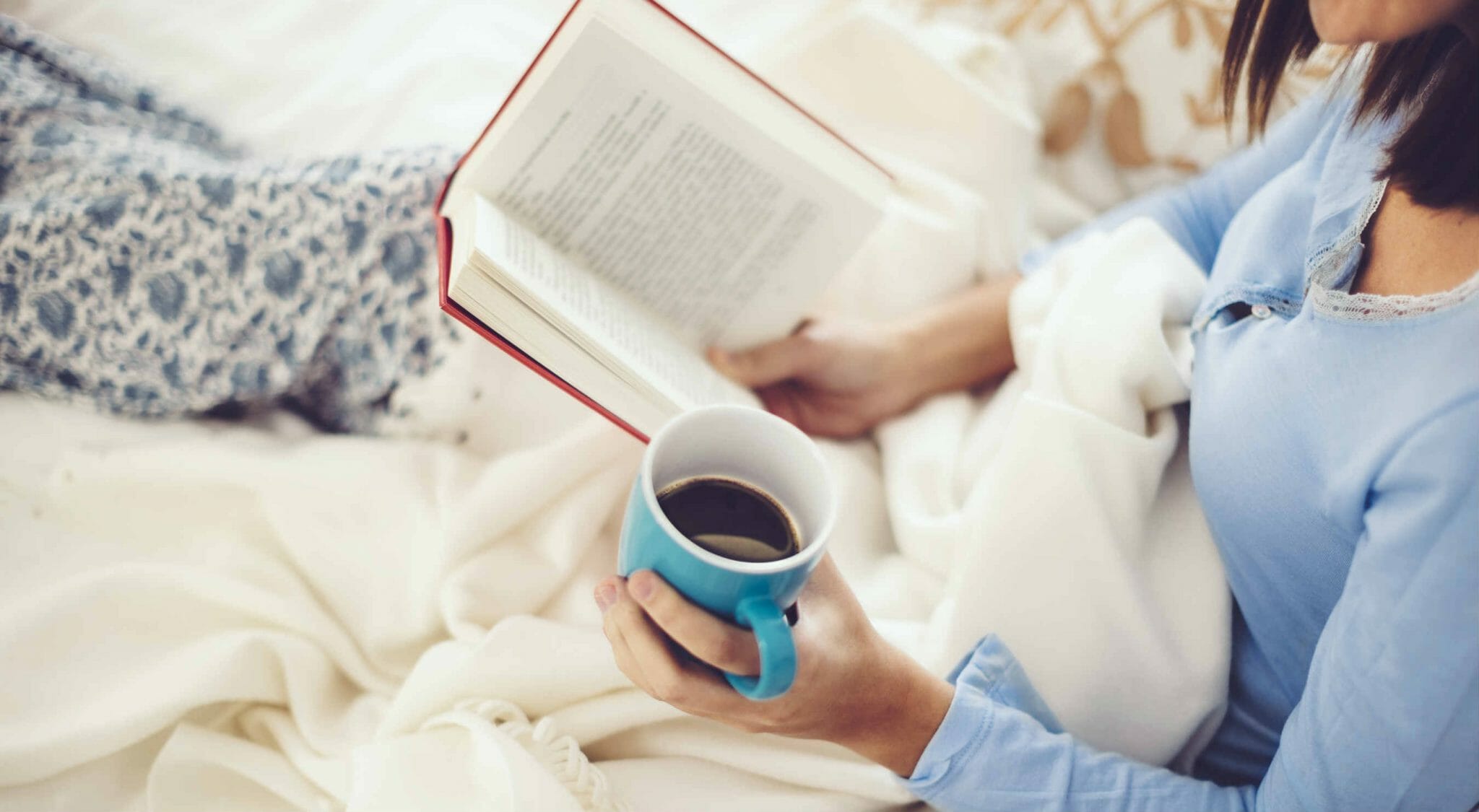 leggere a letto lettore lettrice libri lettura