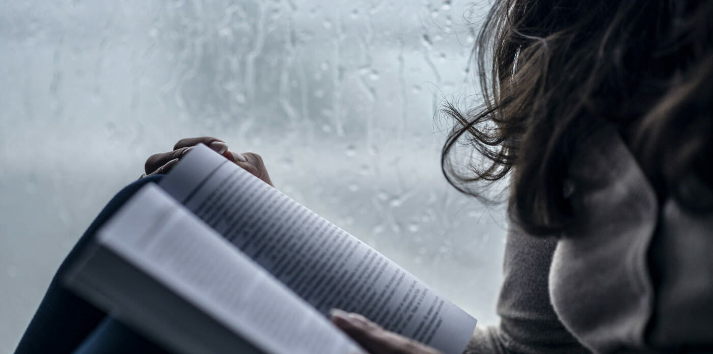 leggere lettrice pioggia lettura