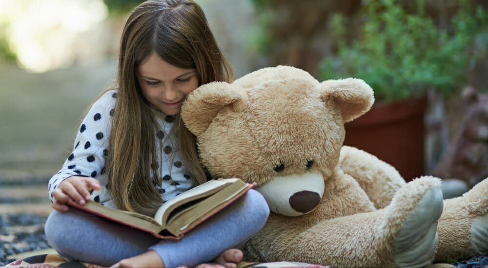 libro libri lettore lettrice lettura leggere libri per bambini bambini bambina giardino