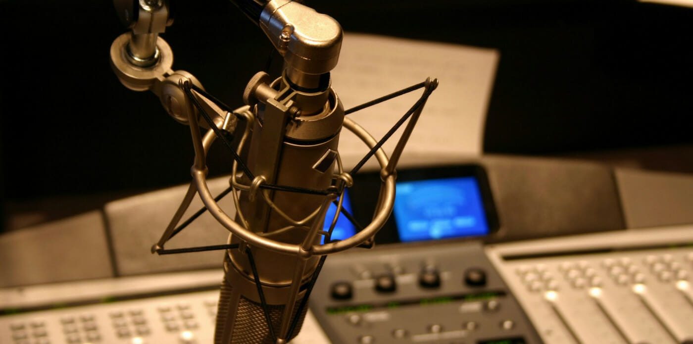 Come sta cambiando la lingua della radio?