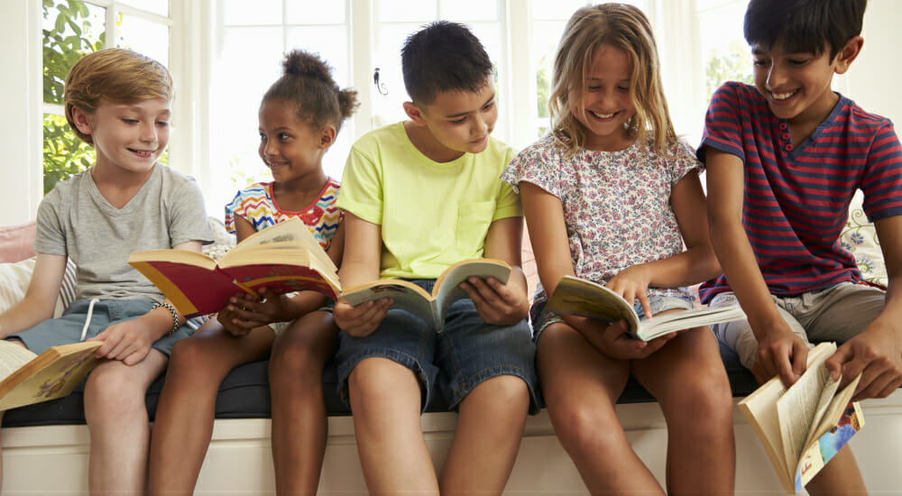 bambini bambine ragazzi leggere lettura libri libro