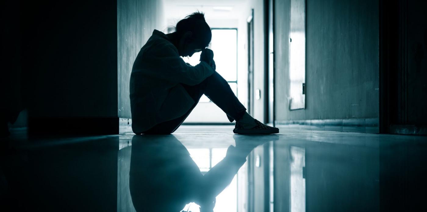 Ansia momenti difficili ragazza stress dolore tristezza solitudine