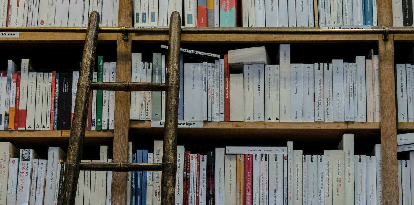 libro, libri, books book lettore reader lettrice lettrici lettori libreria librerie bookshop insegna