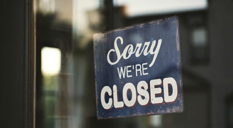 cartello chiuso chiusa sorry we are closed