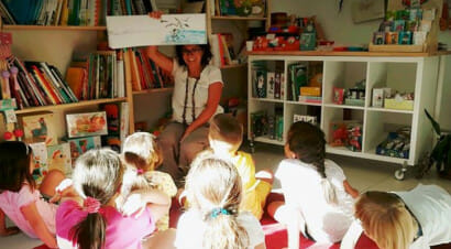 Lascia il posto fisso e apre una libreria per bambini in Campania: la 