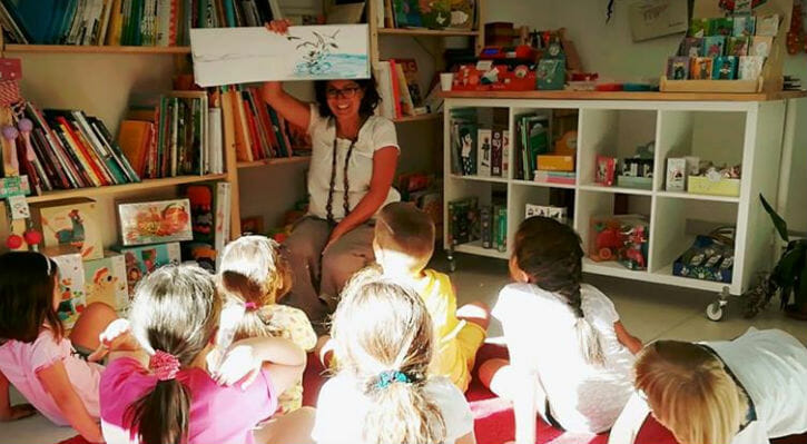 Lascia il posto fisso e apre una libreria per bambini in Campania: la  “piccola rivoluzione gentile” di Cinzia – Il Libraio