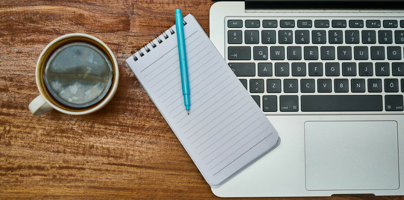 caffè pc computer quaderno carta penna lettura lettore appunto appunti scrivere leggere