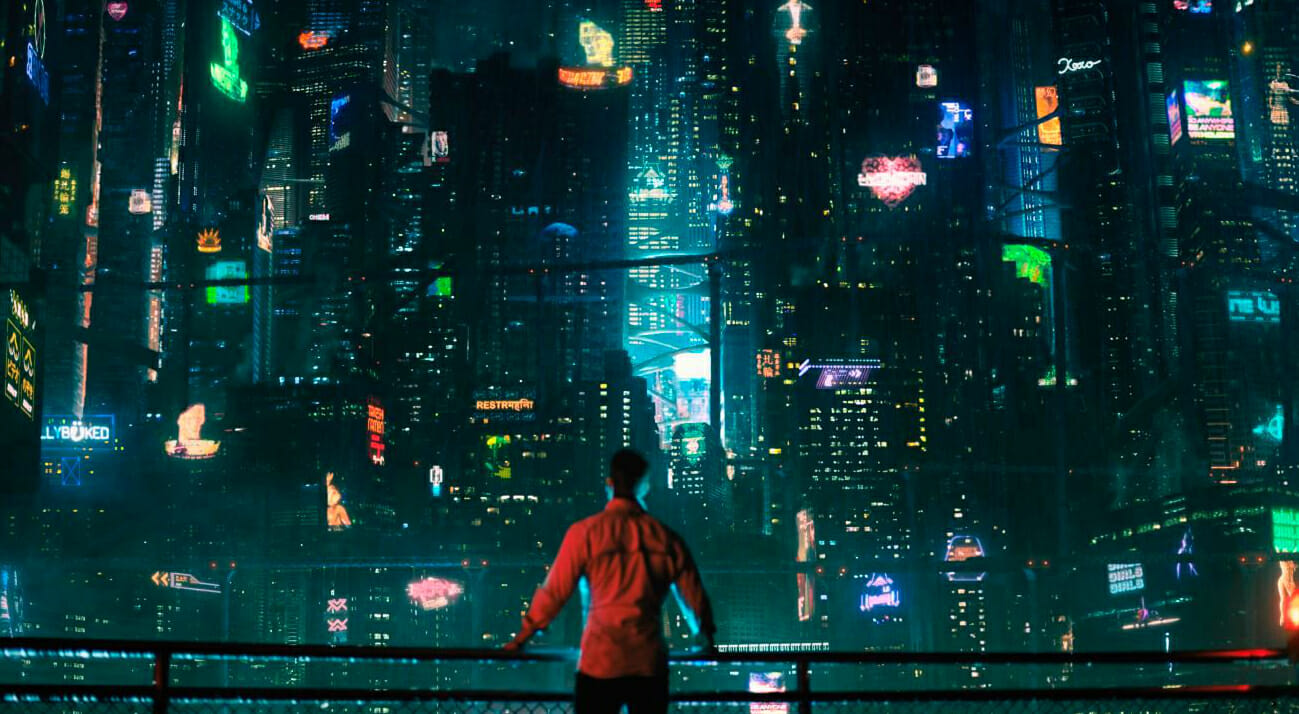 "Altered Carbon", la serie Netflix ispirata al romanzo distopico "Bay City"