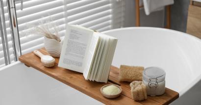 Le tende letterarie per la doccia: un bagno di libri...