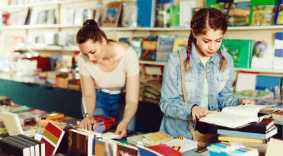 Sul vizio di scegliere e fotografare i libri in libreria, per poi acquistarli online