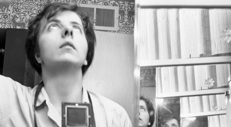 Una sinfonia di voci per raccontare Vivian Maier