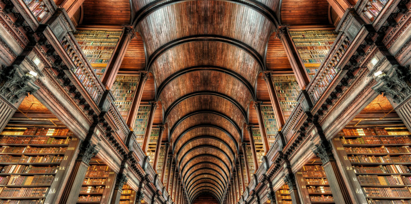Biblioteca scaffali libri lettura libro leggere