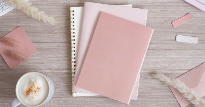 Idee regalo per chi ama leggere: matite, quaderni, penne e taccuini