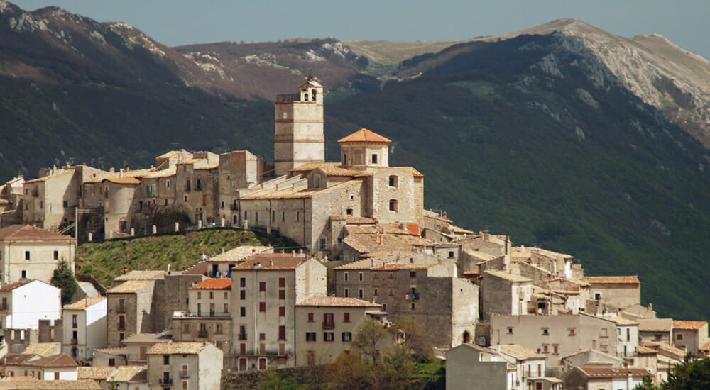 Castel del Monte Abruzzo Italia città medioevale medioevo rocca paese