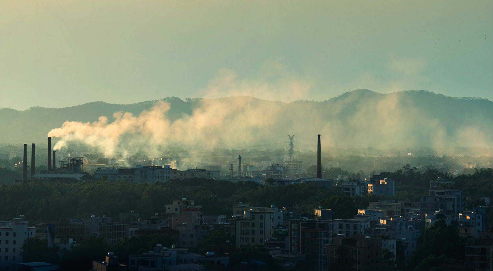 industria fabbrica inquinamento lavoro ciminiera
