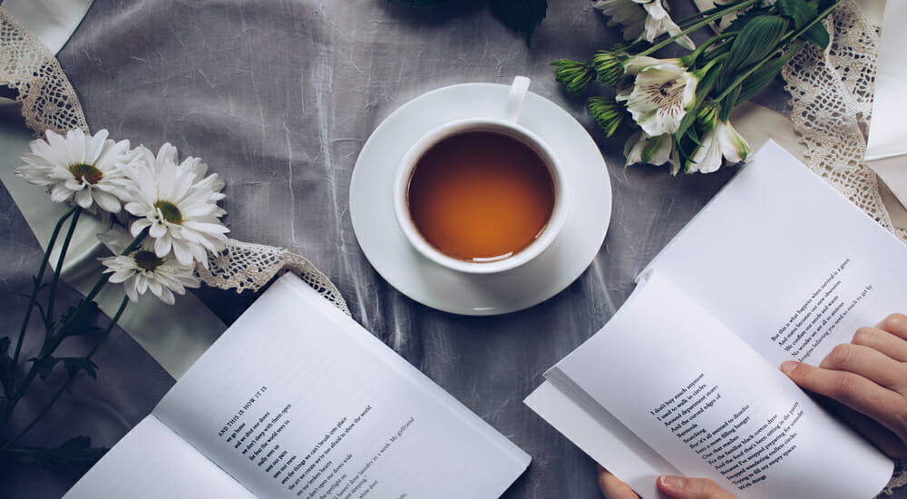 Tè letterari: le bevande calde ispirate ai libri