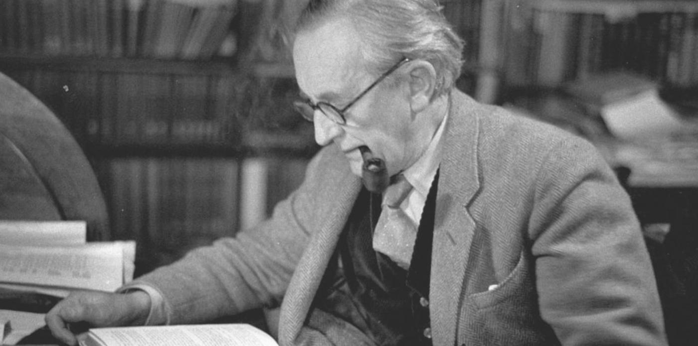 J.R.R. Tolkien e il fantasy: la vita e i libri dell’autore del Signore degli Anelli