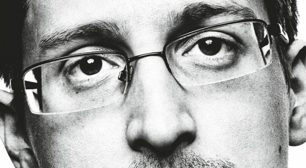 "Violati gli accordi di riservatezza": negli Usa il libro di Edward Snowden finisce in tribunale