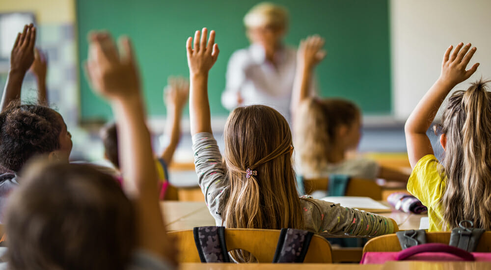 Scuola prof professori insegnanti maestri studenti bambini classe