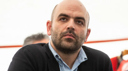 Fiera di Francoforte, esplode il caso-Saviano: si defilano Giordano, Piccolo e Veronesi. E Scurati... L'Aie: 