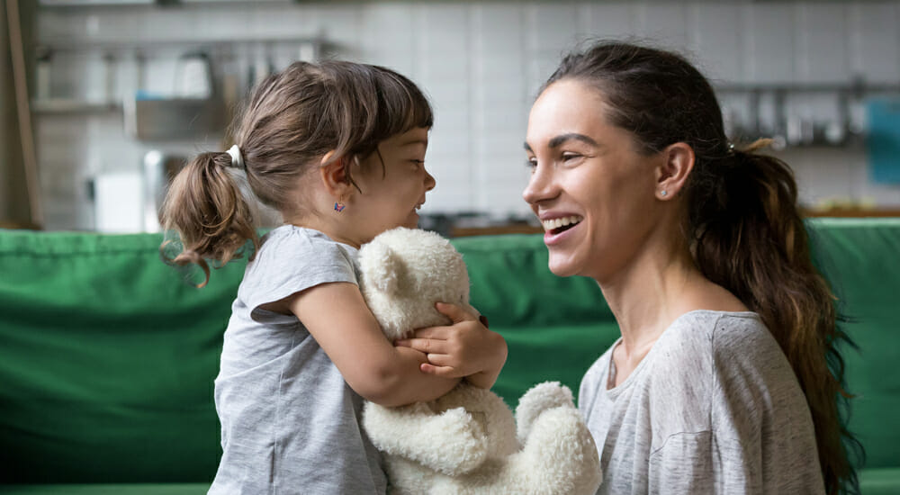 Comprendere il senso del mio essere madre proprio nelle settimane del virus: la riflessione di Giada Sundas