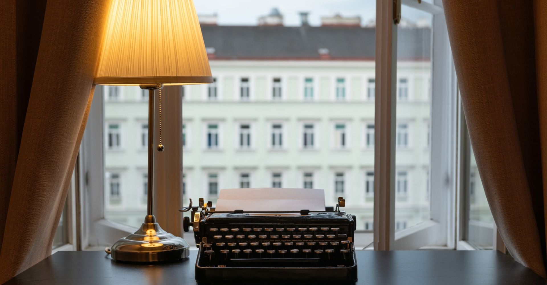 Premi letterari italiani e internazionali: una guida con storia e regolamenti