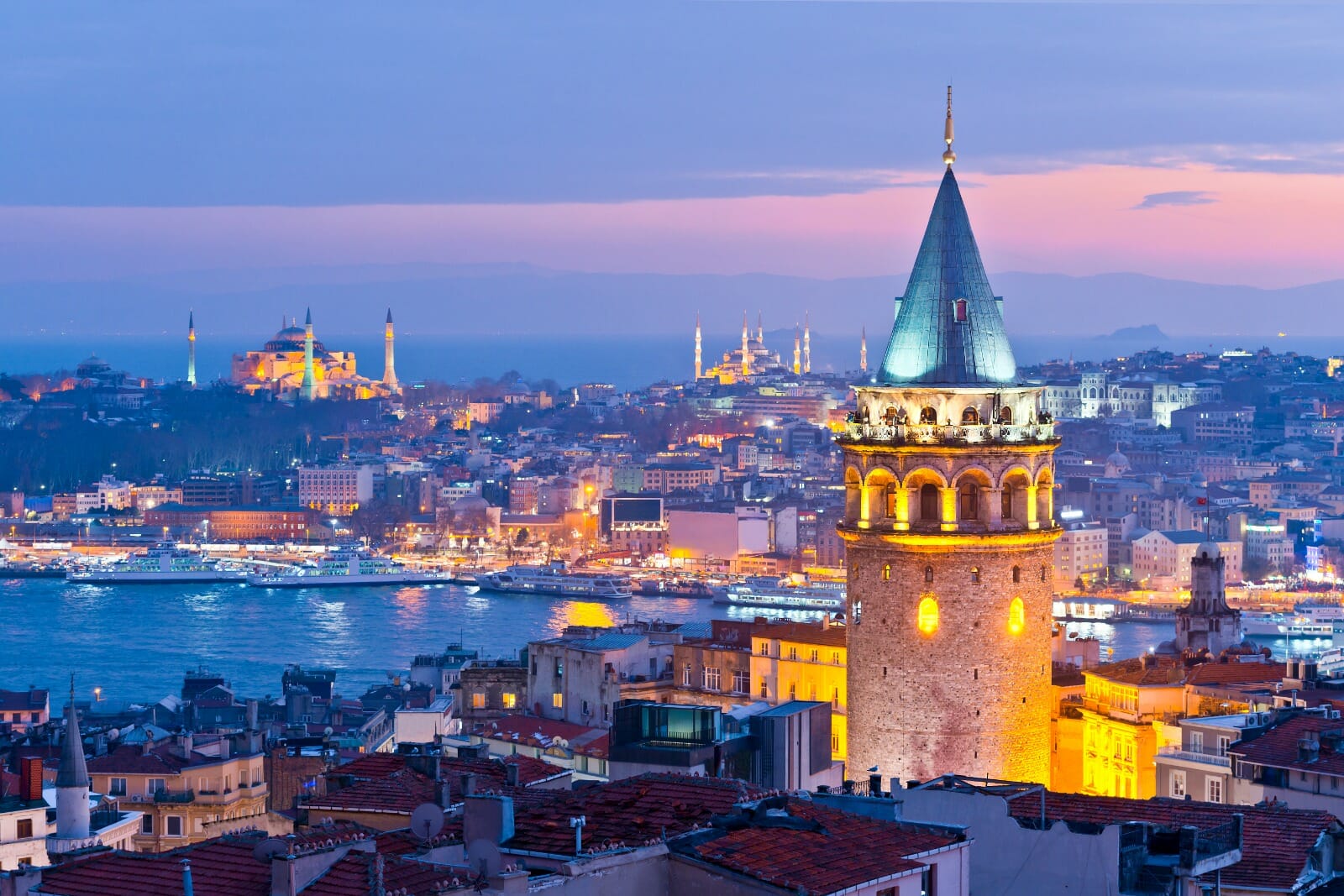 Istanbul vista dagli occhi di chi l'ha raccontata: una guida letteraria