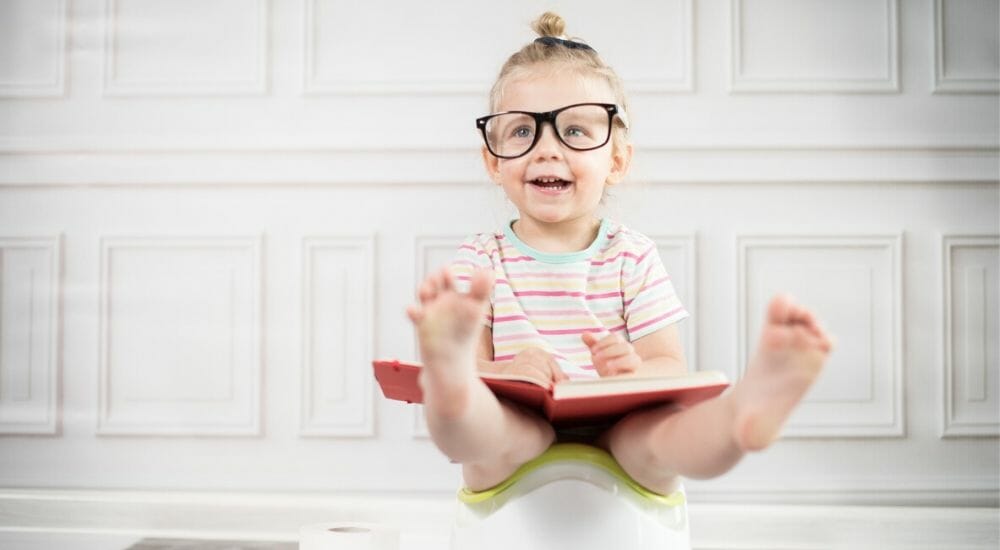 bidet bambina leggere lettura bambini