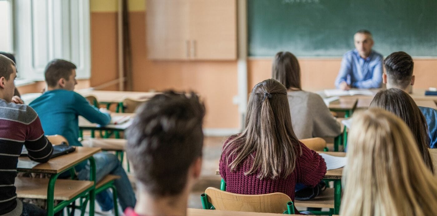 scuola classe insegnanti insegnamento educazione