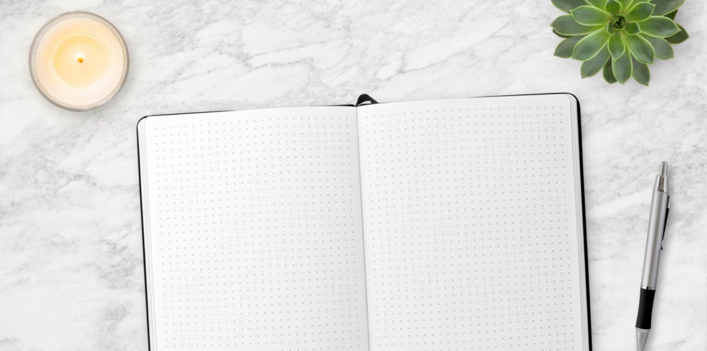 un quaderno puntinato usato per compilare i bullet journal